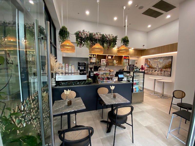 La Cuisine Espresso Dessert and Bar photo 4